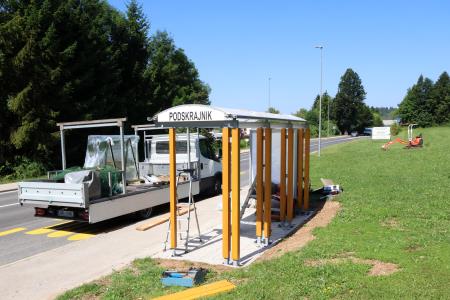 NOVO AVTOBUSNO POSTAJALIŠČE PODSKRAJNIK 01 FOTO LJUBO VUKELIČ